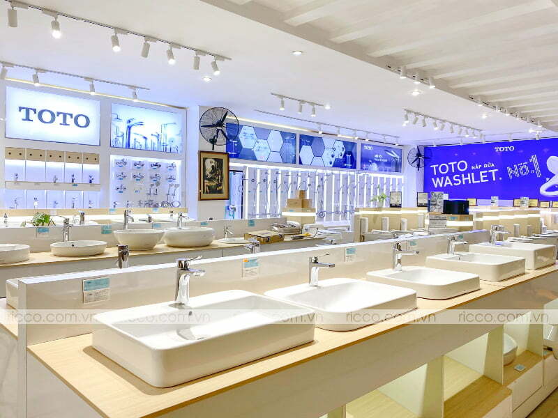 Showrom thiết bị vệ sinh minh hải plaza trưng bày hàng trăm mẫu của các hãng nổi tiếng